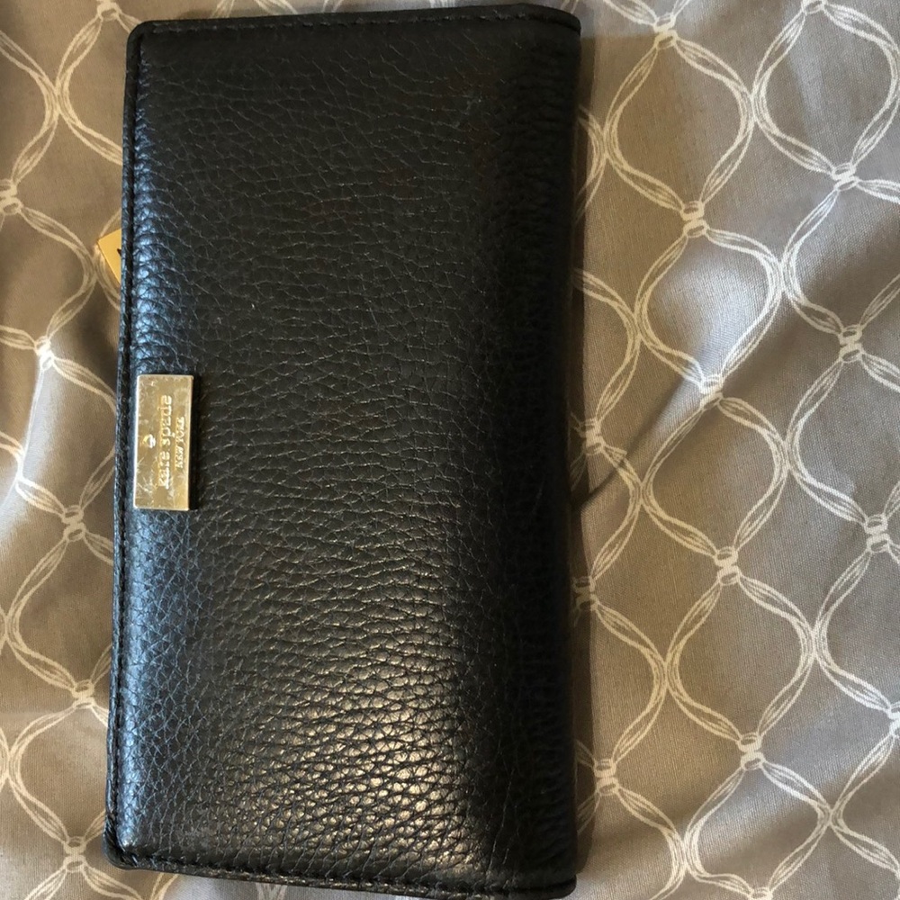 Kate Spade black wallet.